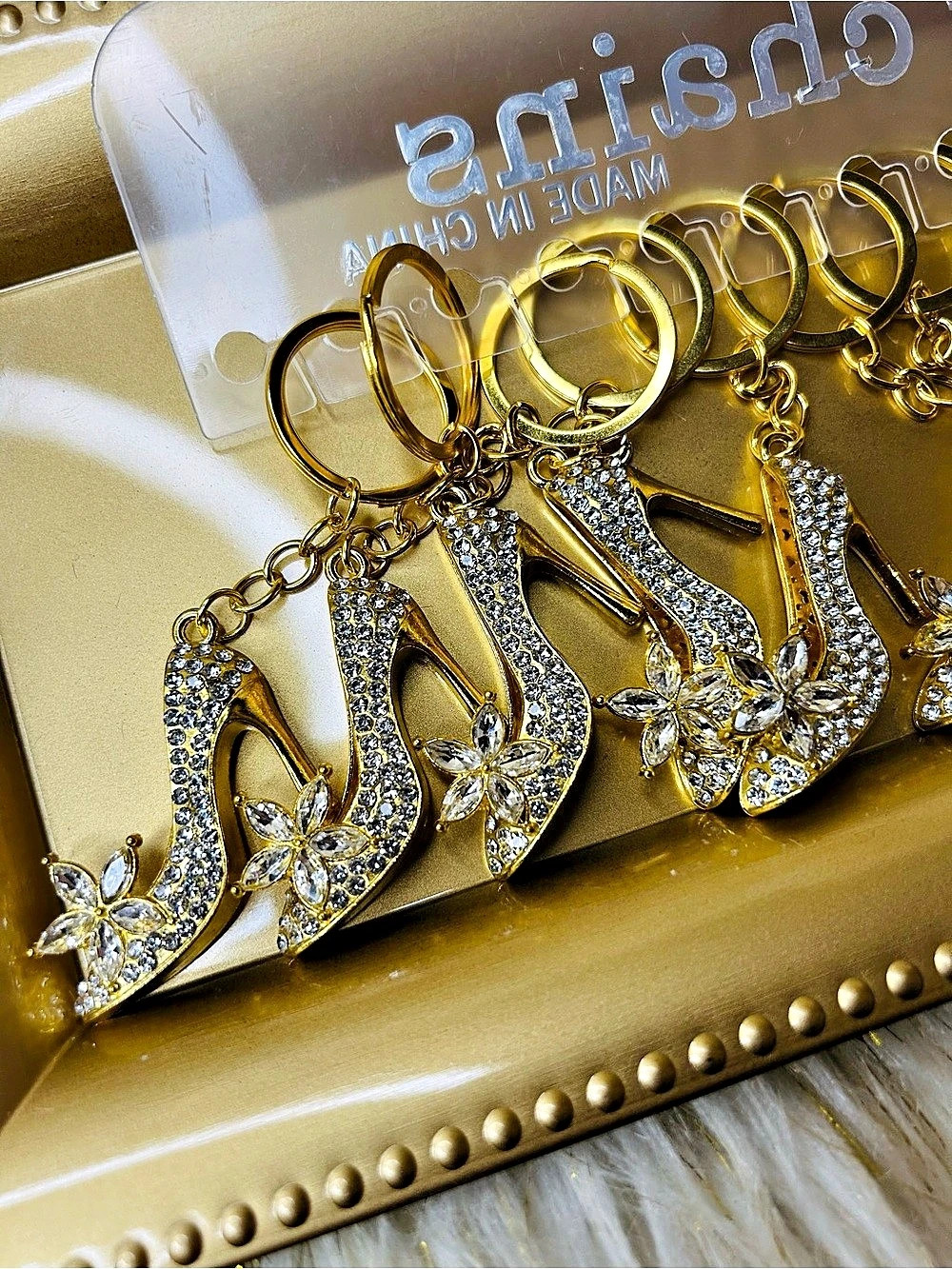 👠 10-Pc Gold tone Rhinestone High Heel Keychain Set